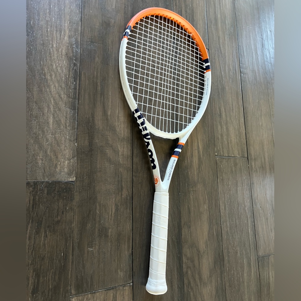 Wilson Roland Garros Clash 100 V2 Tennis Racquet